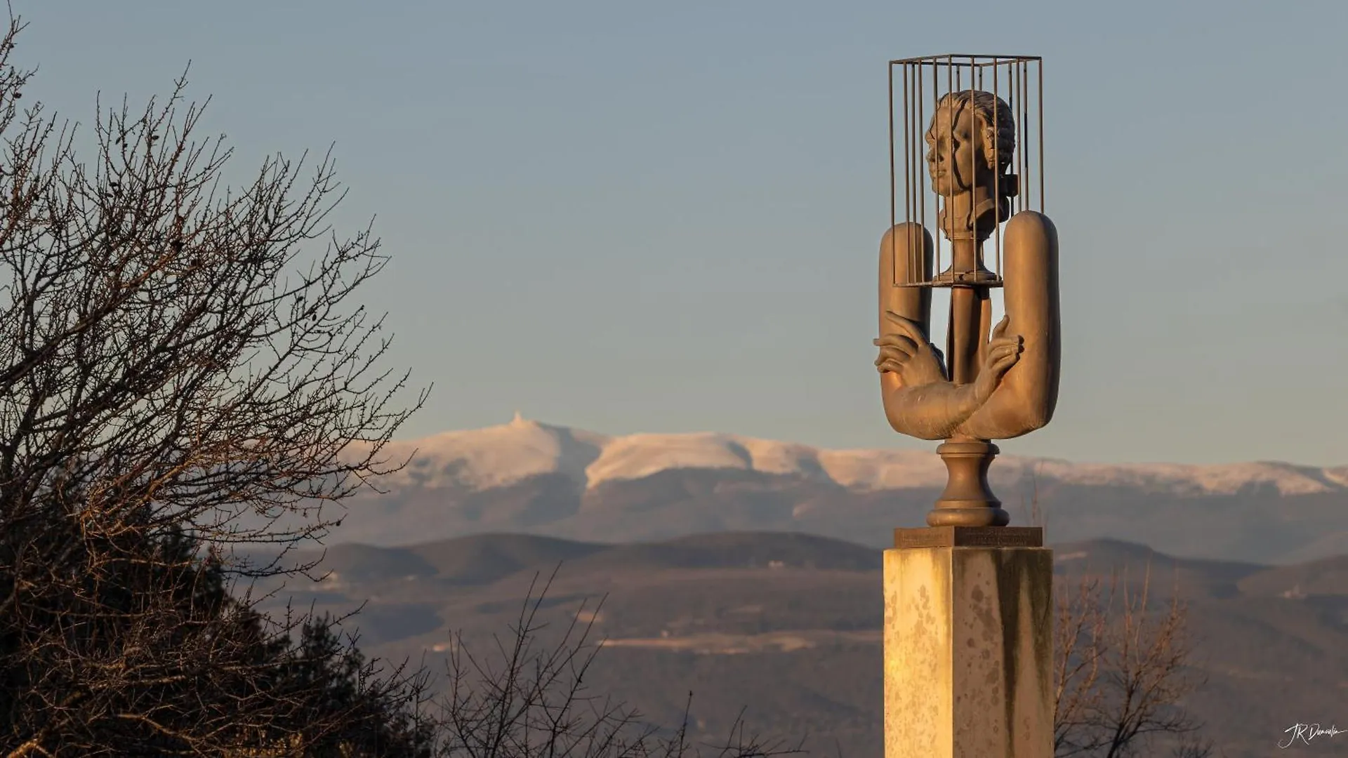 Céreste Studio Dans Le Luberon בית אירוח