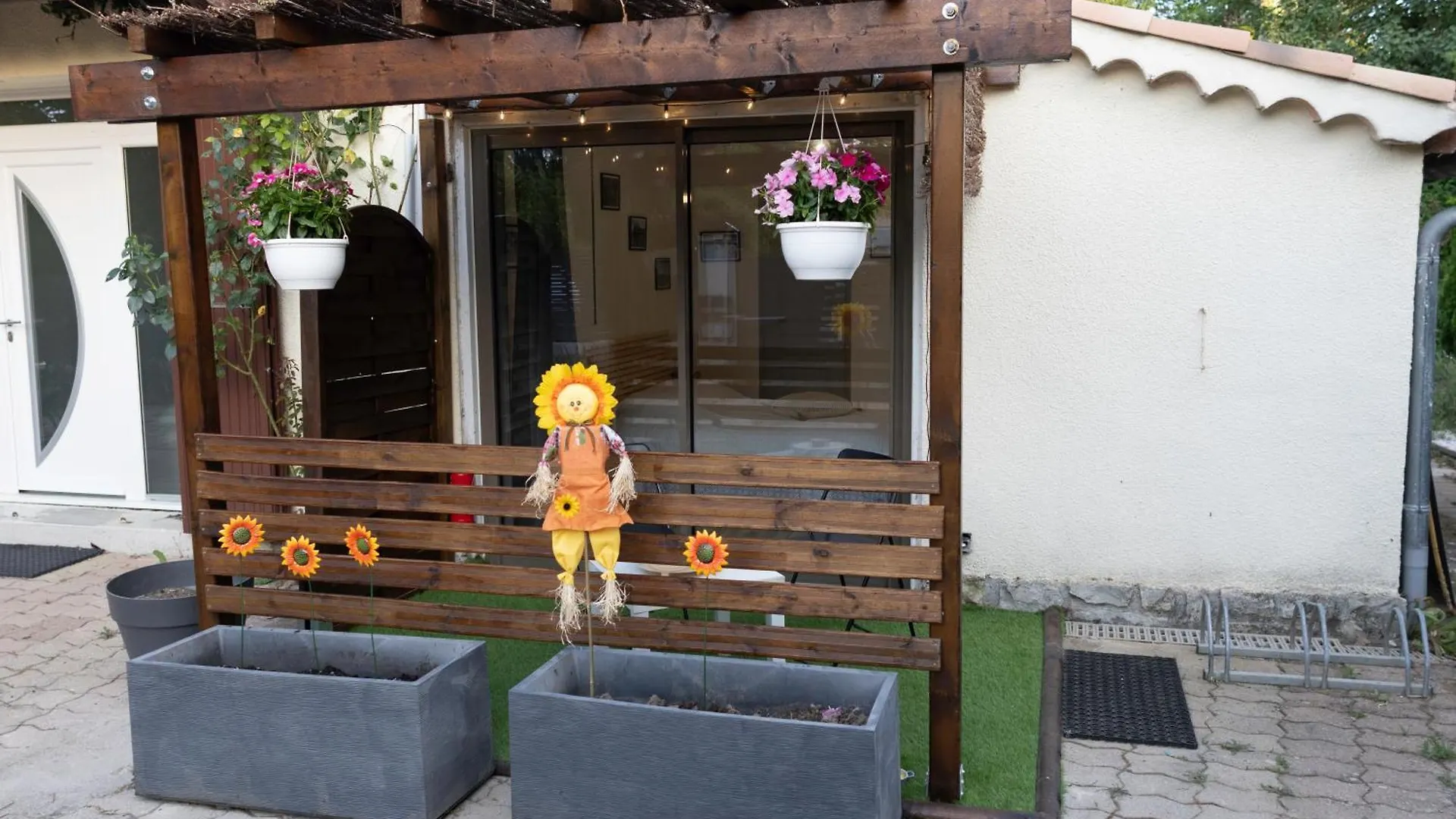 Studio Dans Le Luberon Cereste Homestay